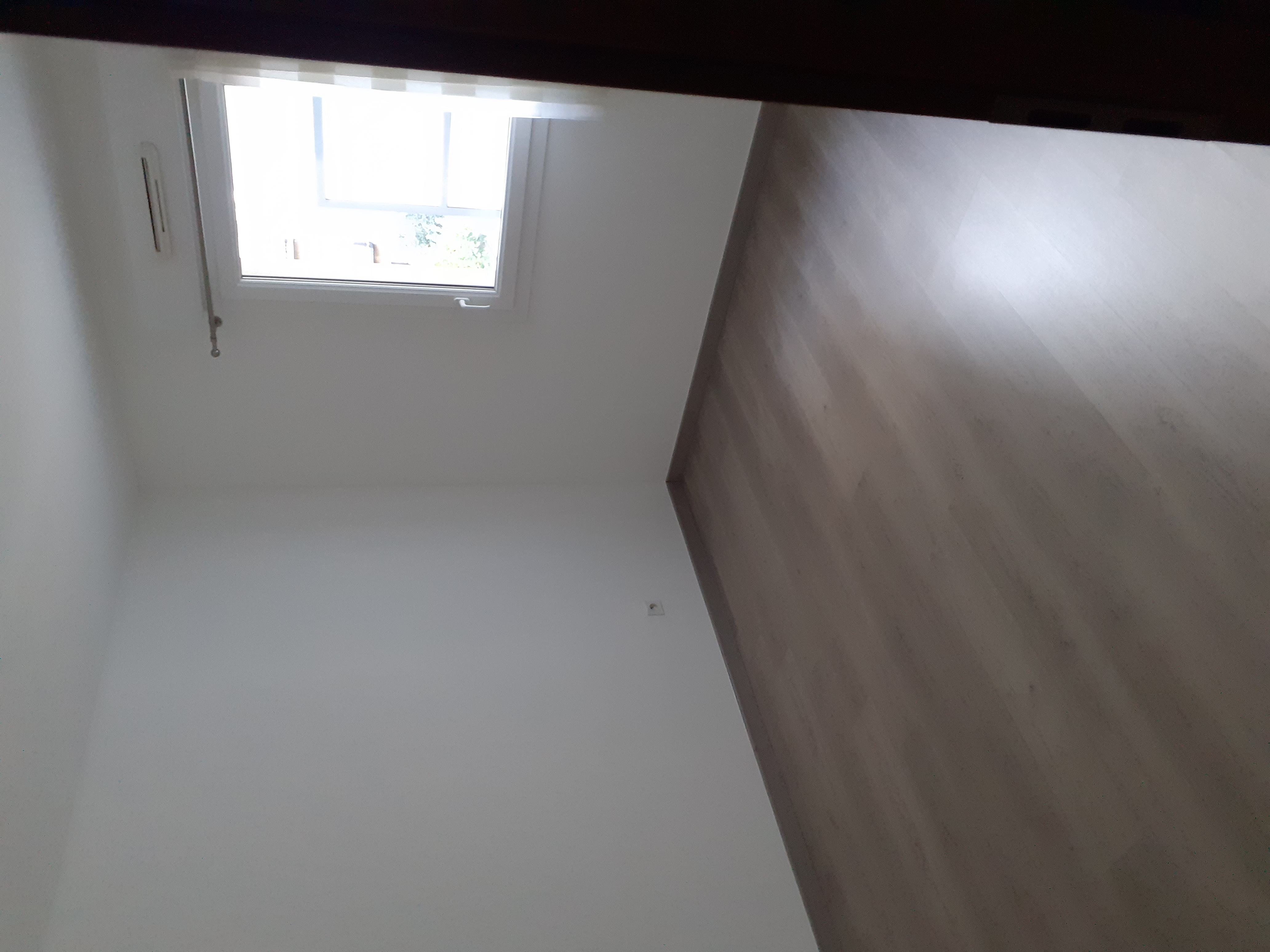 Appartement - 1er étage - 89 m2 - 4 pièces - Non meublé