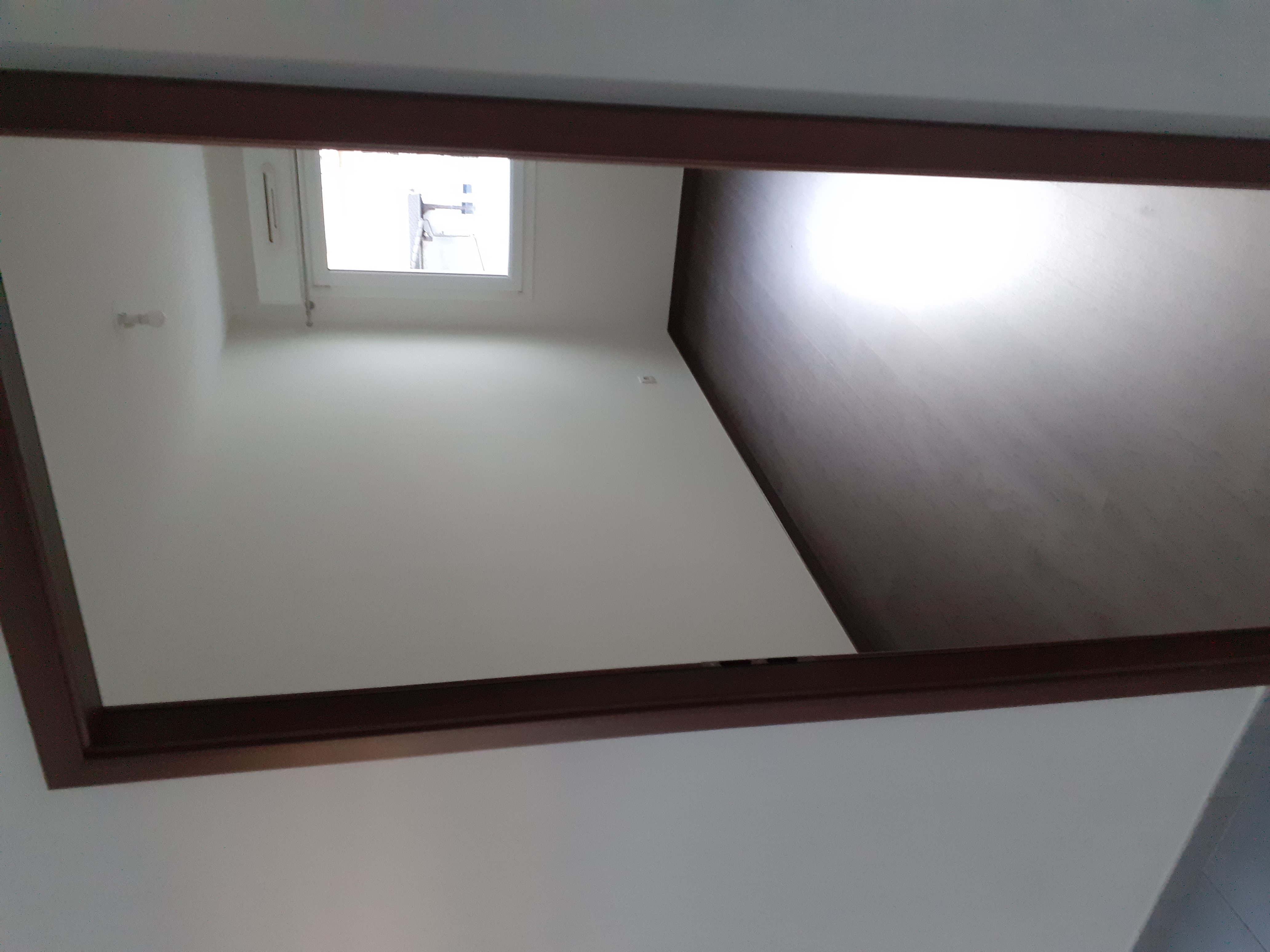 Appartement - 1er étage - 89 m2 - 4 pièces - Non meublé